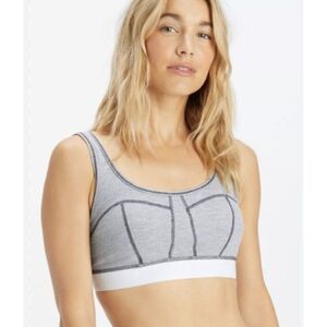 2/$12 Fabletics | waffle bra